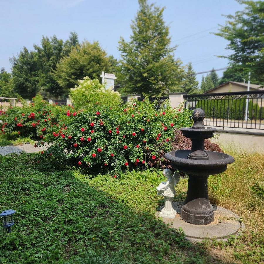 Empress Madani Palace 호텔 서레이 외부 사진