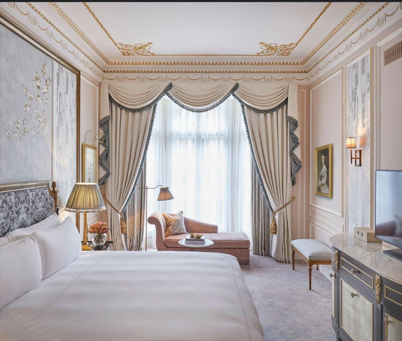 Empress Madani Palace 호텔 서레이 외부 사진